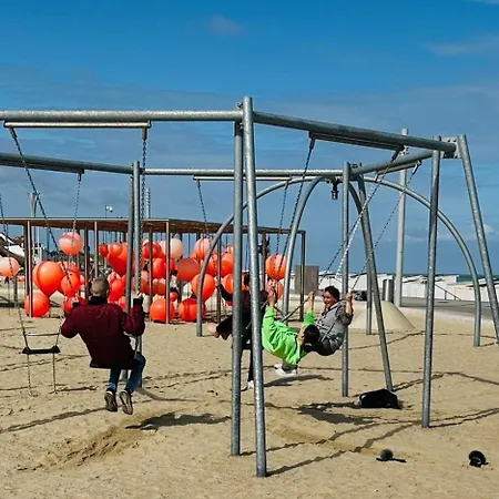 Margrit, Escapade En Bord De Et Détente Dans La Piscine Chauffée Calais