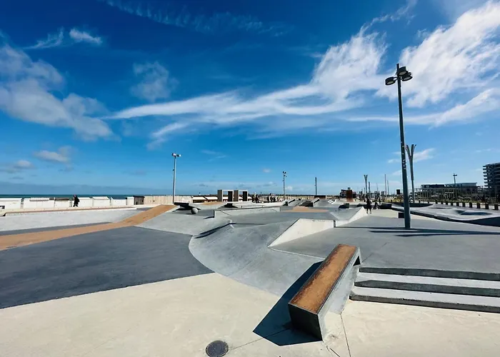 Margrit, Escapade En Bord De Et Détente Dans La Piscine Chauffée *